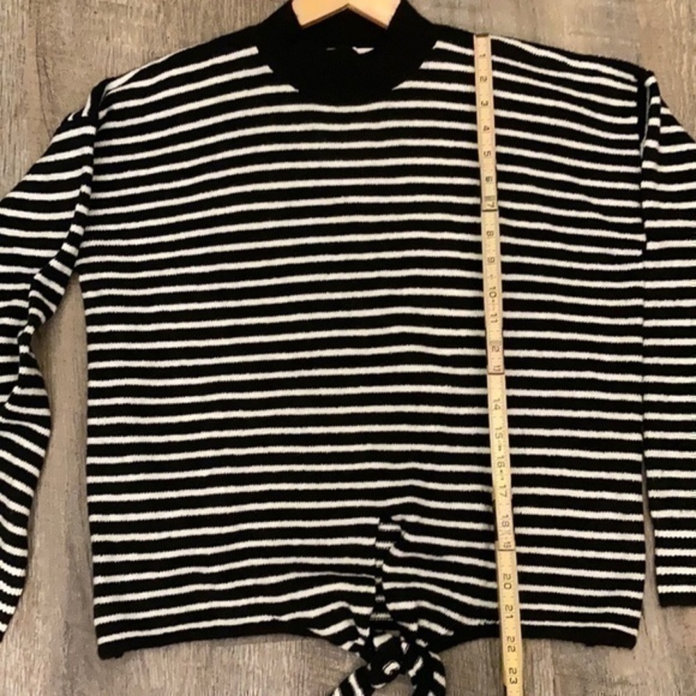 Loft Striped black and white striped sweater with knotted waist small - Picture 10 of 10
